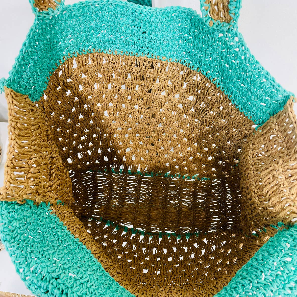 Anju Jewelry - Wholesale Draagtas - Dames - Mirasol Geweven Jute Schoudertas met Kleurrijke Accenten15