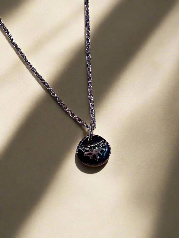 Collar de murciélago de ley para venta al por mayor de Bare Bones Jewelry London