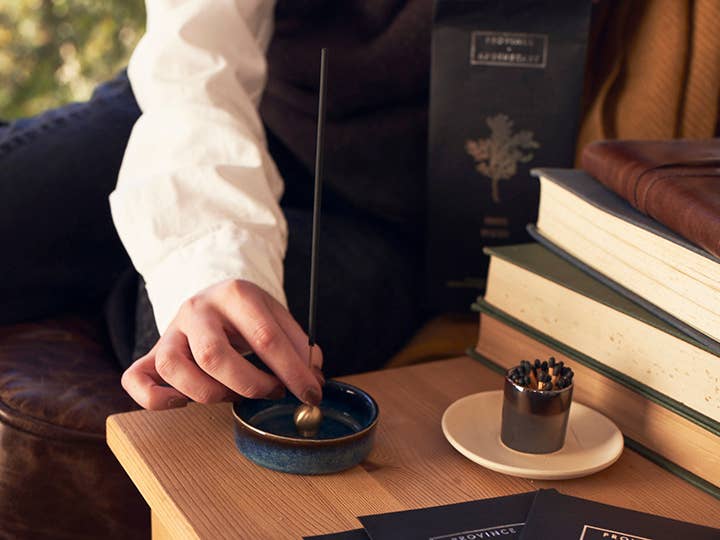 Province Apothecary | Organic Skincare & Wellness – Incenso por atacado – INCENSO DE ÓLEO ESSENCIAL DE MADEIRA DE CEDRO1