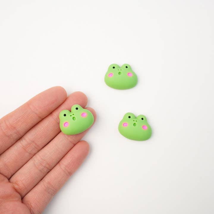 Mini Story Co – wholesale Nål och knapp för kavajslag – Little Frog Brosch | Grön grodnål | Söt djurmärke | Små froggy-nålar | Pride Frog Lapel Pin | Kawaii Frog Pin present till barn6