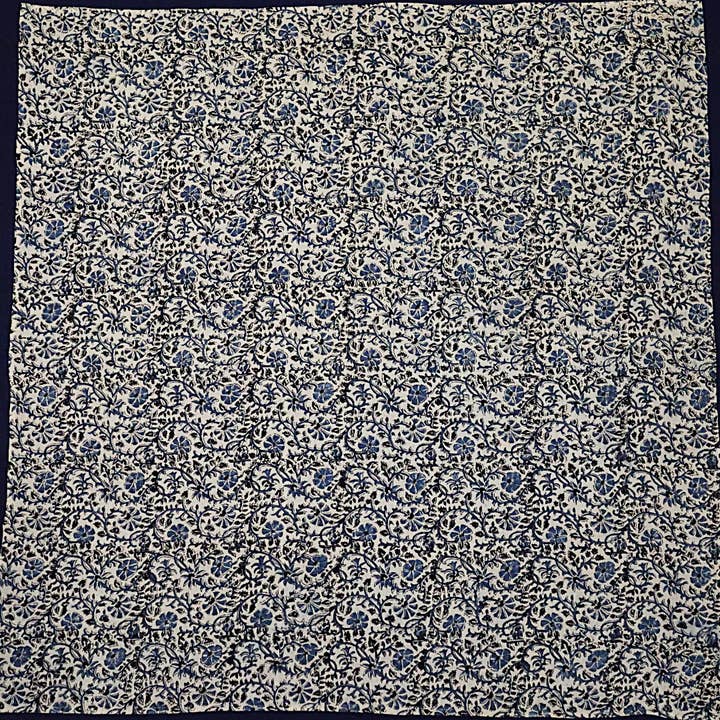 XL1013 — Grand châle en coton (44" × 44") - Imprimé à la main pour la vente par White Lotus Fashions