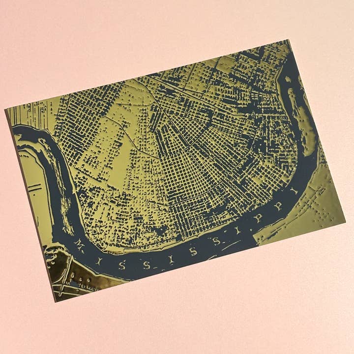 Carte postale dorée de La Nouvelle-Orléans et du fleuve Mississippi pour la vente par Statement Goods