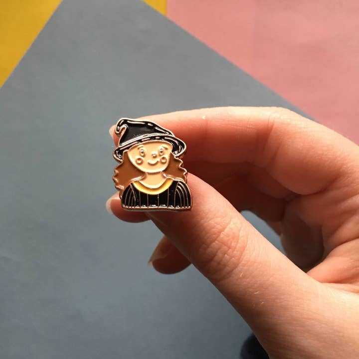 M.S. Illustration - Vendita all'ingrosso Spilla da bavero - Simpatica strega spilla da 0,75 pollici in smalto morbido placcato in rame, spilla di Halloween, autunno, spilla Cottagecore, distintivo a bottone, cerchio di spore, spilla smaltata druida6