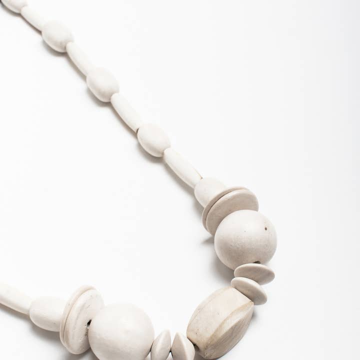MAISON ATLAS - Wholesale Beaded/Pearl Necklace - Handmade Necklace / Bone1