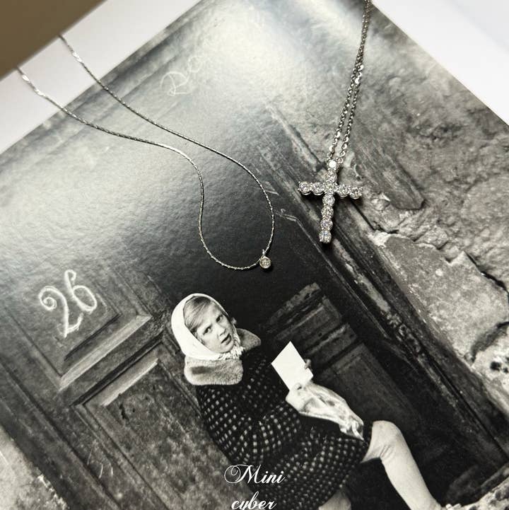 MINICYBER STUDIO - Wholesale Pendant/Charm Necklace - Silver Cross Sparkle Necklace0