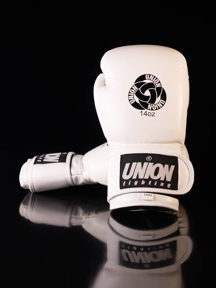 UNION fighting Boxing Gloves White for wholesale by UNION fighting