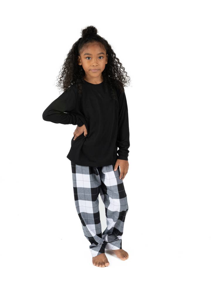 Leveret Pajamas - Wholesale Sleepwear Set - Kids - Kids Pajamas Poly Top & Flannel Feel Pants4
