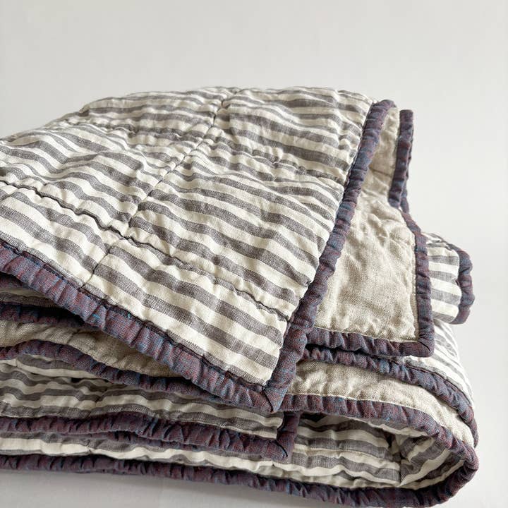 Mathilde - Wholesale Throw Blanket - Simple Lines Throw Sand/Fog Stripe1