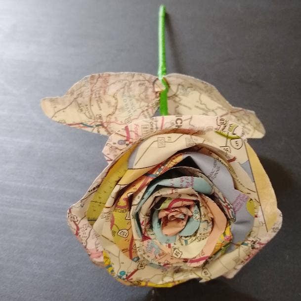 Tall Hill Upcycled - Wholesale Artificial Flowers - Paper Roses1