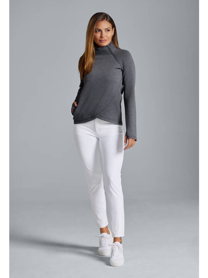 IBKÜL - Wholesale Sweatshirt - Women's - Solid Popcorn Stitch Asymmetrical Zip Pullover 2.01