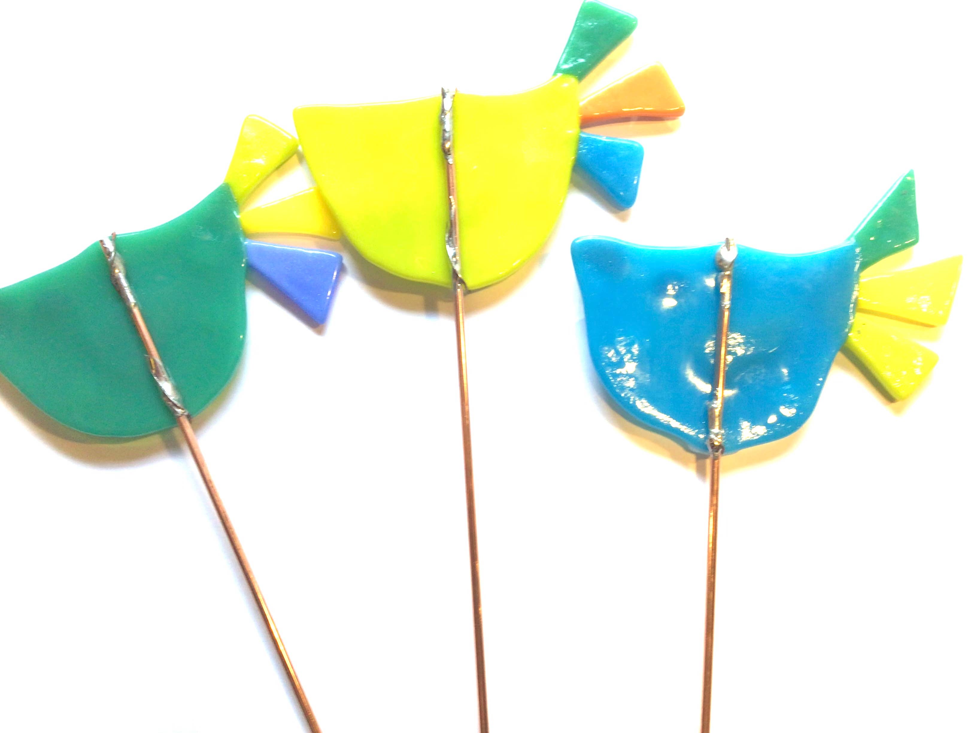Fish Tales - Wholesale Garden/Lawn Stake - Bird plant stake fused glass12