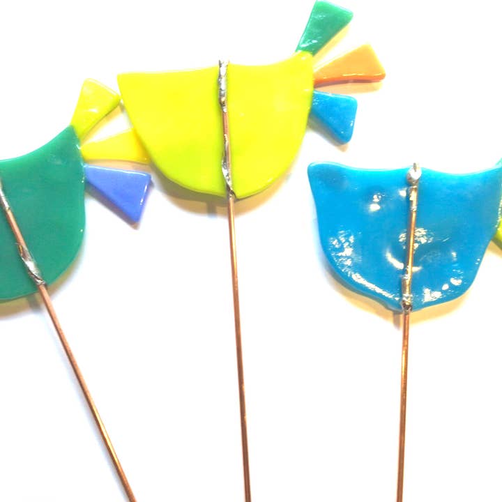 Fish Tales - Wholesale Garden/Lawn Stake - Bird plant stake fused glass12