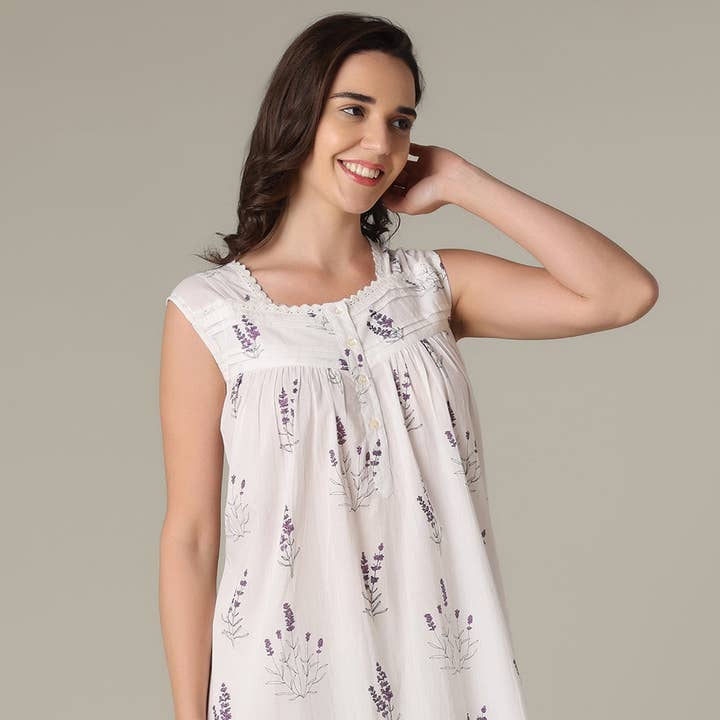 Lavendelträume Kurzes Kleid für den Großhandel von Mahogany