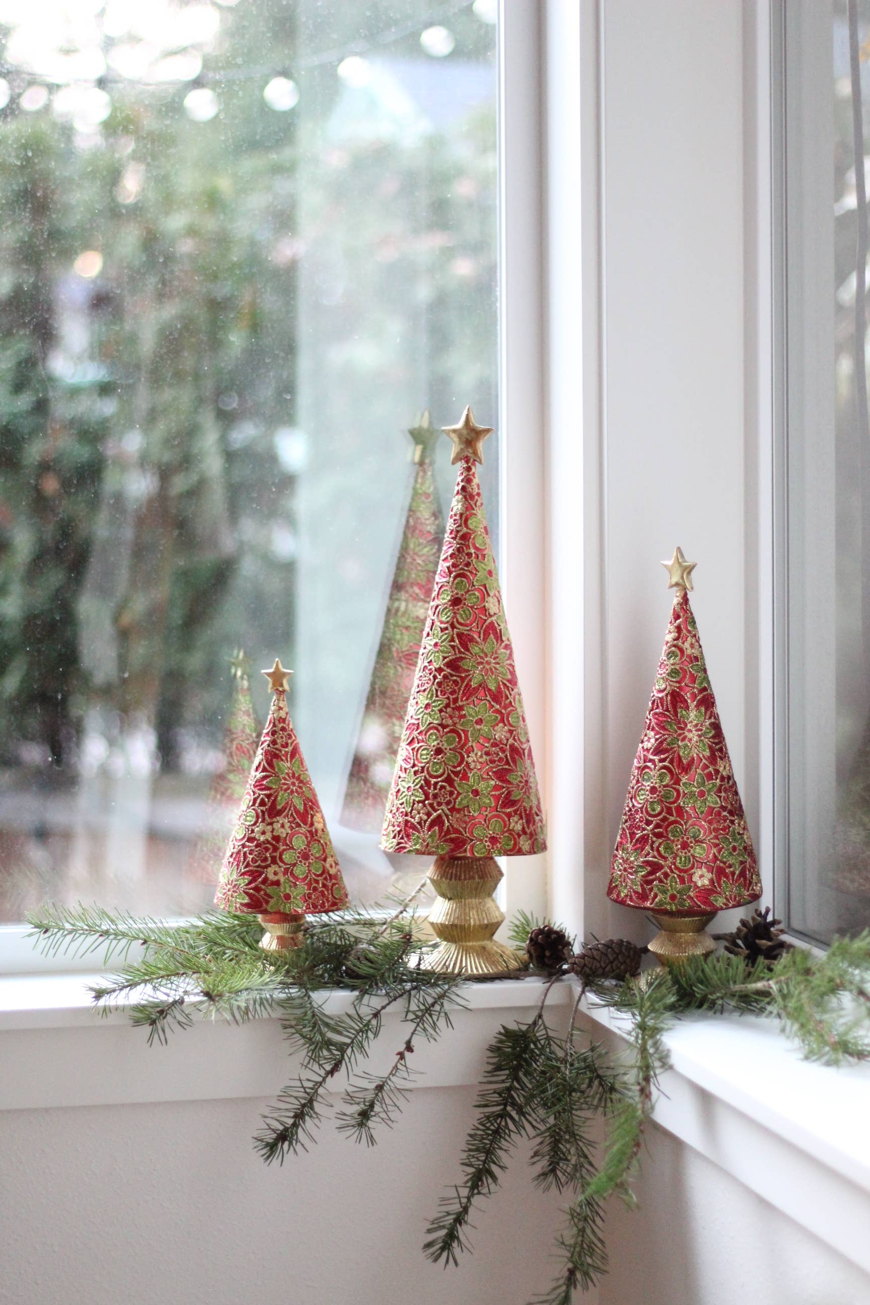 Dekorasyon Gifts Decor – Engroshandel Julepynt – Blomster Blonder Fancy Kegle Træ (Rød/Citron)