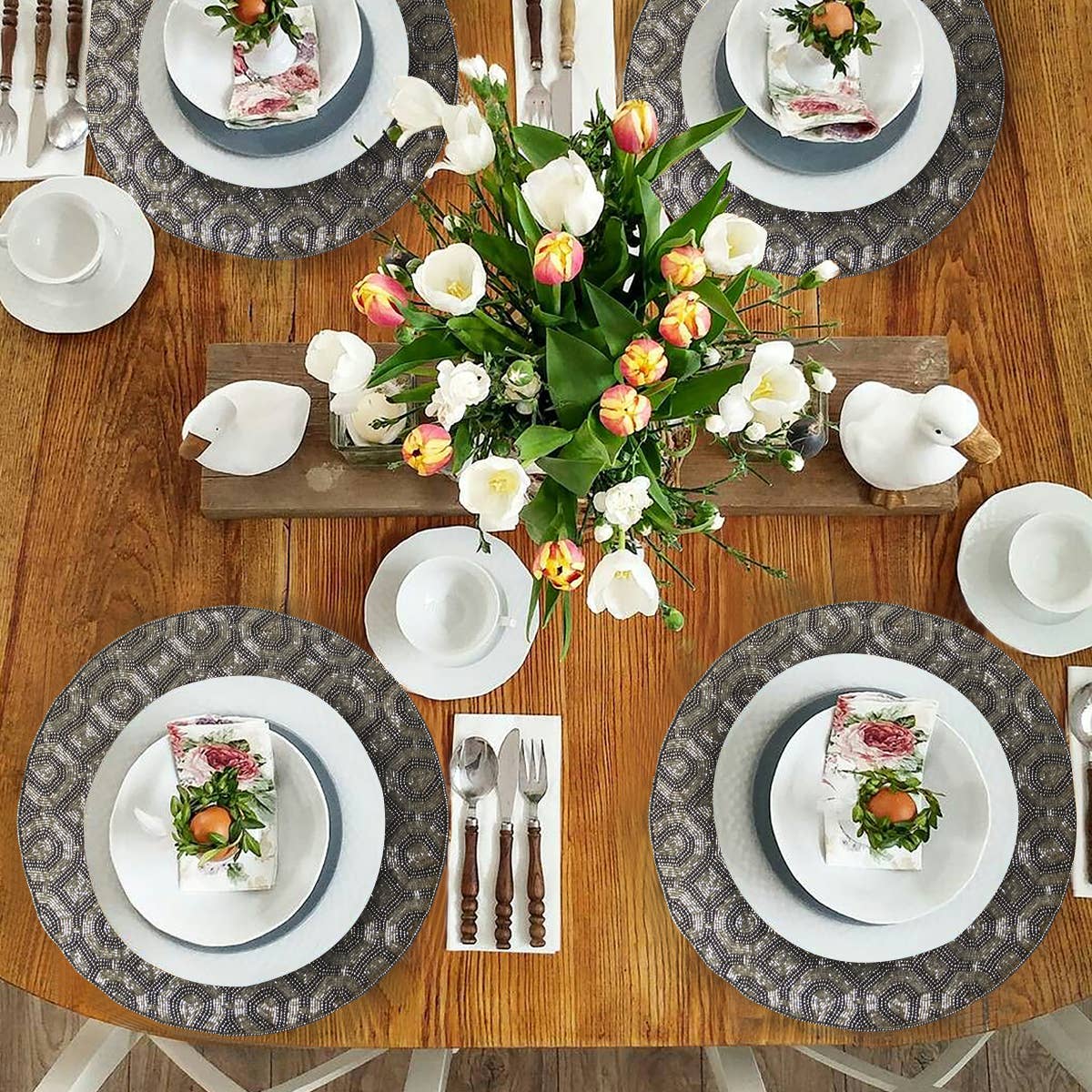 Gris Argent Lot de 2 sets de table en perles gris argenté pour table de salle à manger en vente sur Faire5