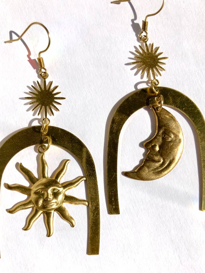 Pendientes de arco de sol y luna de latón para venta al por mayor de Indie South
