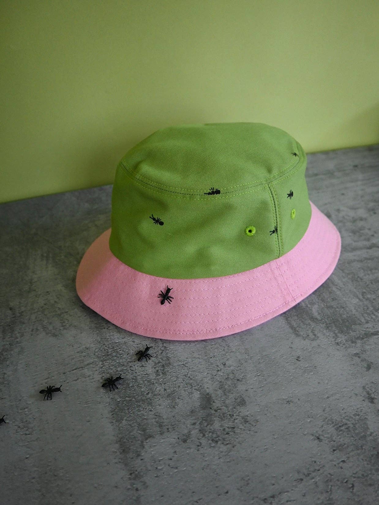 Natali Koromoto - Vente Bob – femme - Bonnet « Ants on Your Hat » ▲Vert▼ Rose9