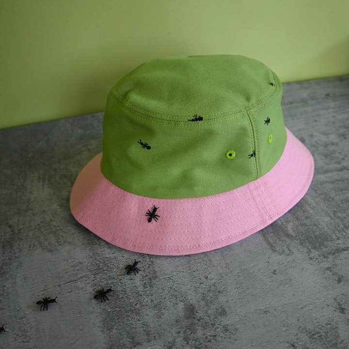 Natali Koromoto - Vente Bob – femme - Bonnet « Ants on Your Hat » ▲Vert▼ Rose9