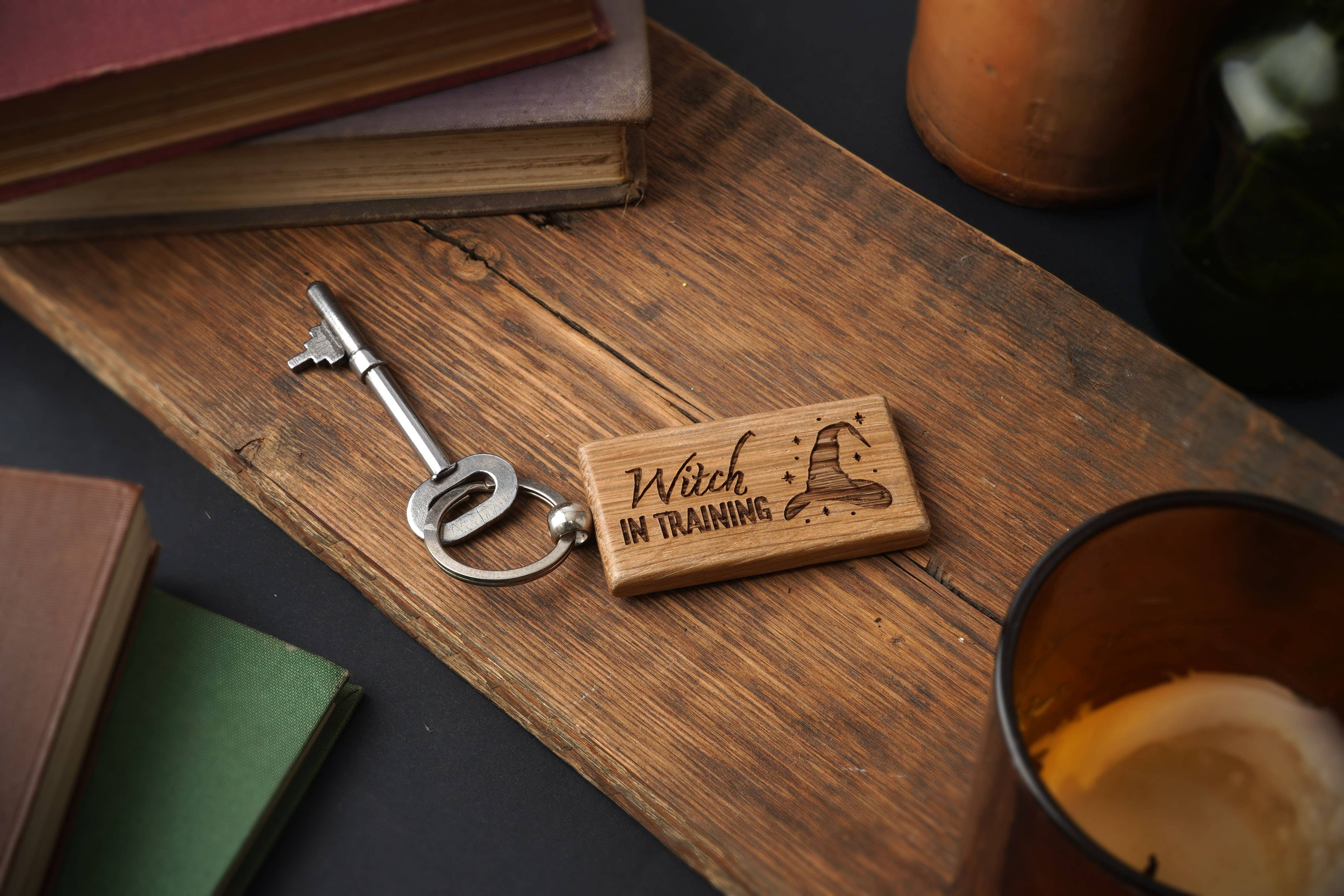 CGB Giftware – wholesale Keychain – Unisex – Rectangular Oak Keyring 'Witch In Training'0