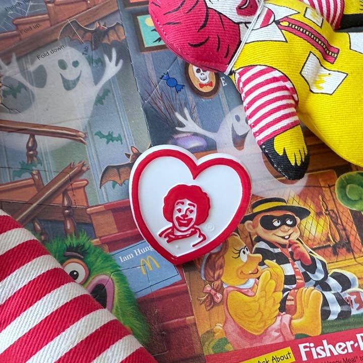 Corkscrew Curiosities - Wholesale Classic Toy - Kids - Vintage Plastic Ronald McDonald McDonald's Heart Ring1
