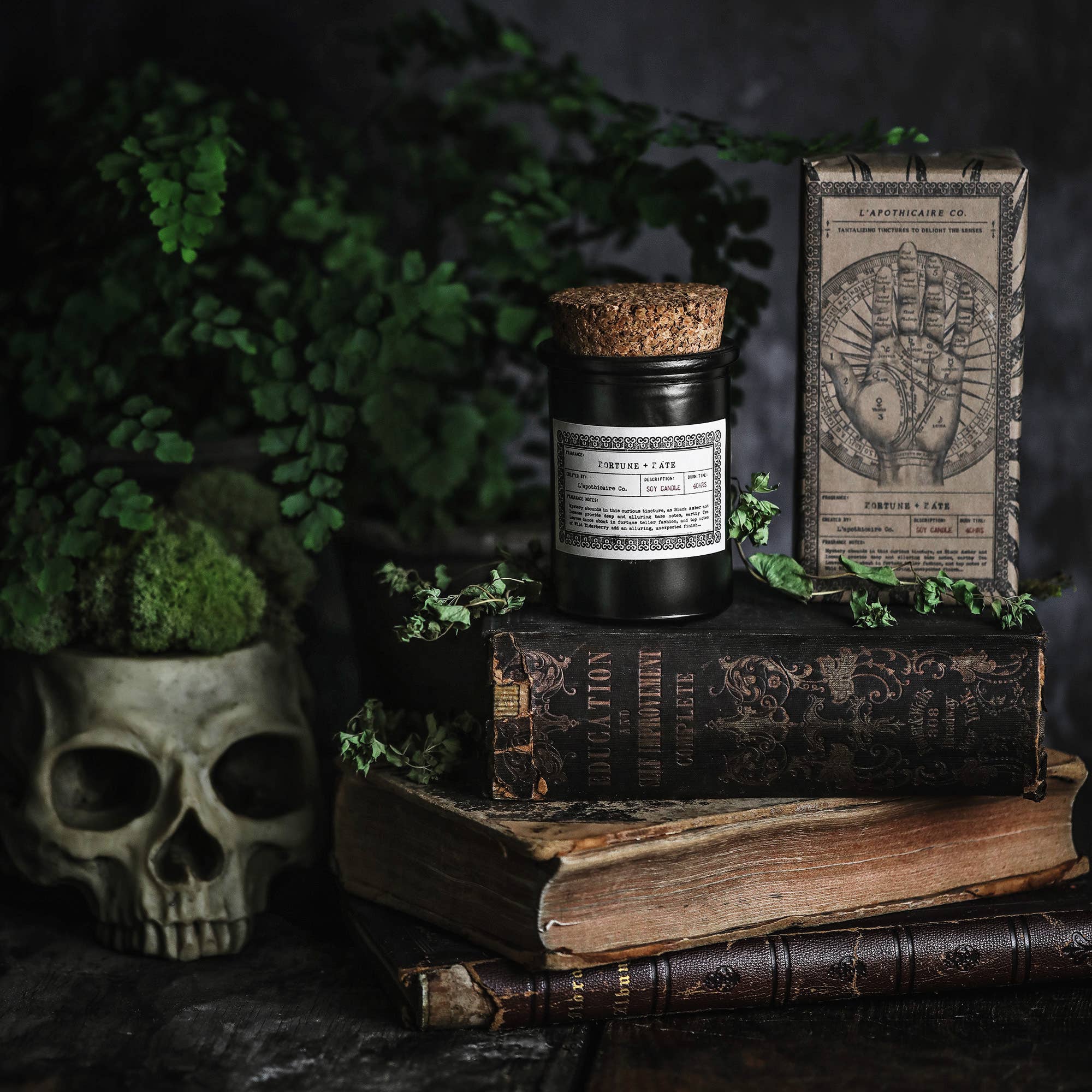 L'apothicaire Co. - Vente Bougie en bocal - NOIR | Fortune + Fate | Bougie d’apothicaire 170 g1