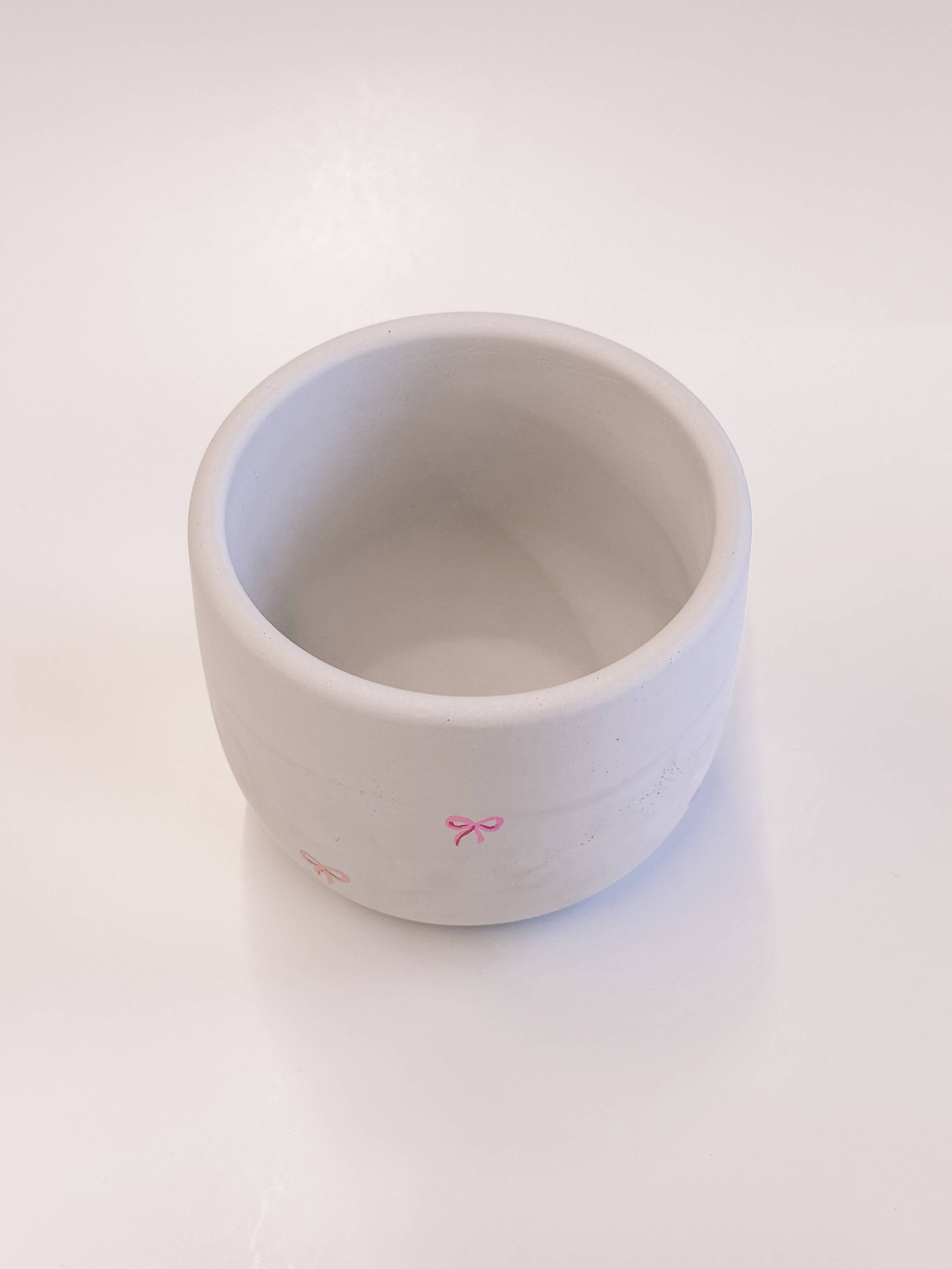 The Plant Supply - Wholesale Plant Pot - Pink Bow Concrete Planter With Drainage Hole1