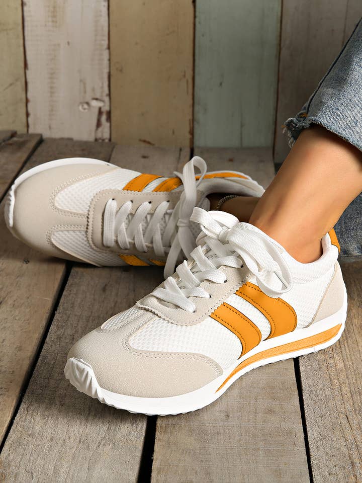 Threaded Pear - Wholesale Lifestyle Sneakers - Women's - Karter Breathable Lace-up Sneakers