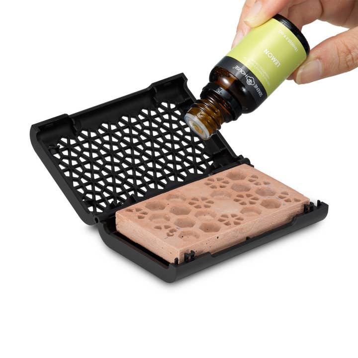 SERENE HOUSE - Vente Désodorisant pour voiture – unisexe - Puccini Black Lava Rock Clip pour grille d'aération de voiture1