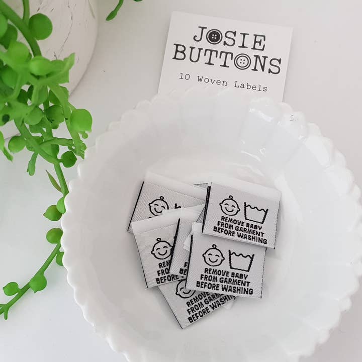 Rimuovi Baby, Etichette per Abbigliamento 10 pezzi, Josie Buttons per la vendita all'ingrosso da parte di Rubyjam Fabric