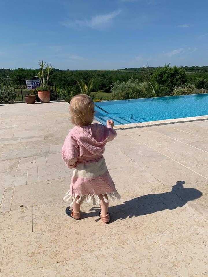 EL PATITO TOWELS & BATHROBES - Vente Peignoir – enfant - Peignoirs d'été, de plage et de piscine pour bébés et enfants au style bohème chic - CONTEM