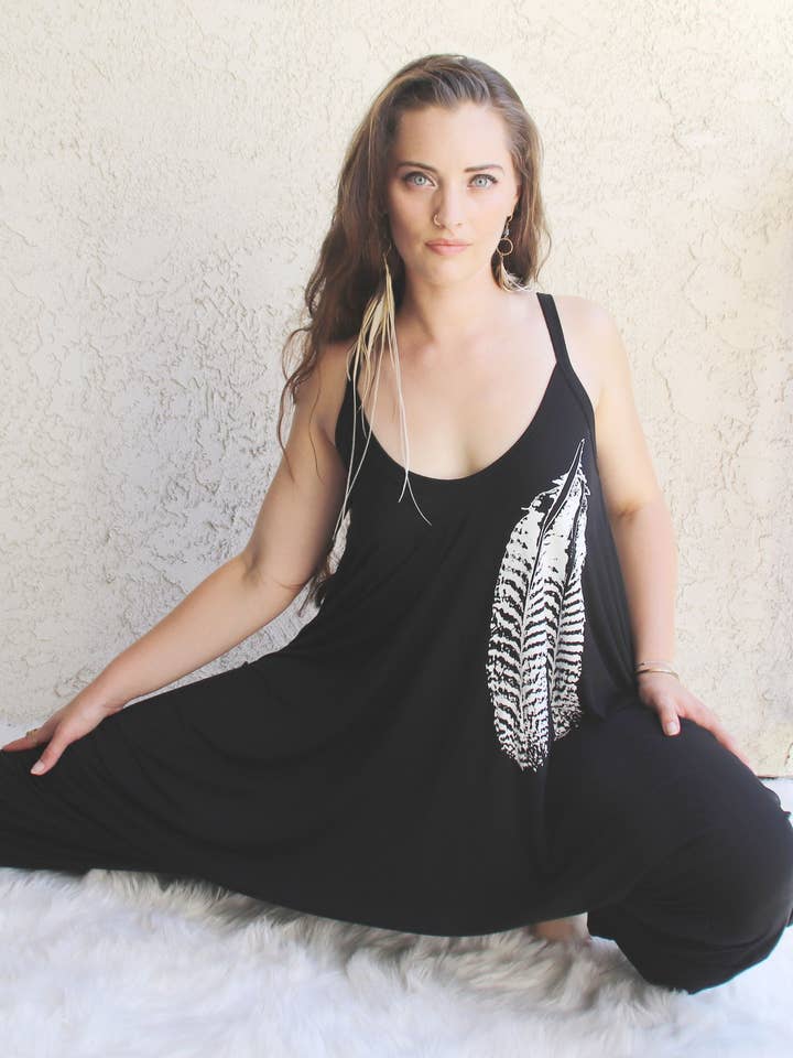 Pull en plumes pour la vente par Blonde Peacock