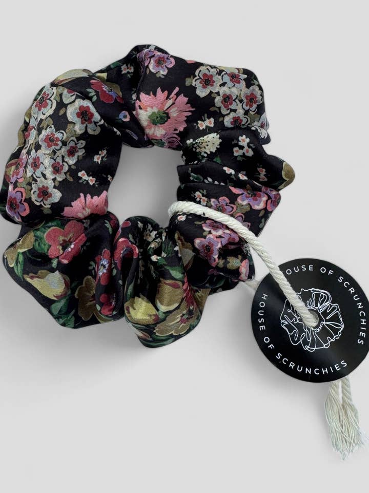Chouchou - Noir fleuri - Recyclé pour la vente par House of Scrunchies