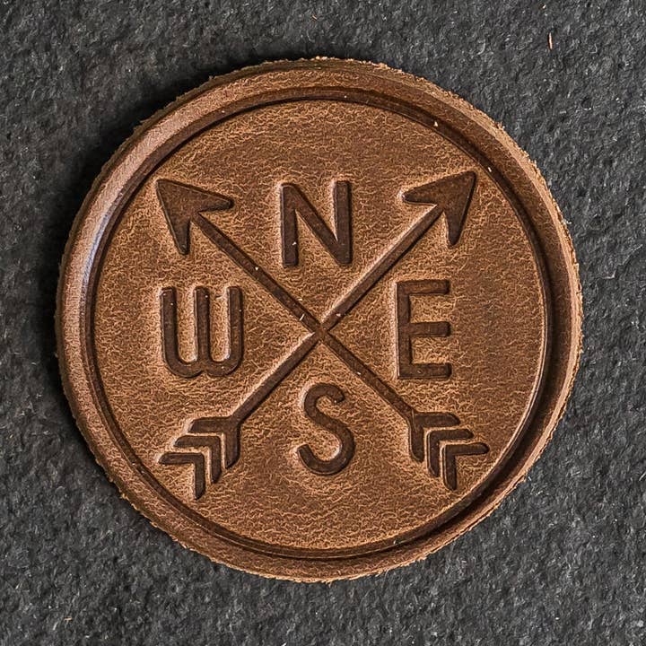 Kompasroos Leren Patches met Optionele Klittenbandsluiting voor wholesale door Ox & Pine