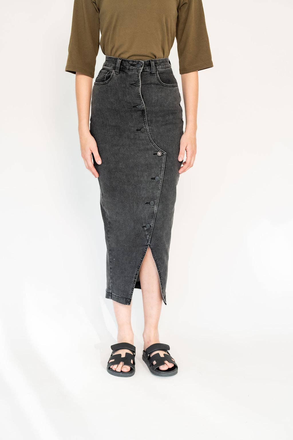 Recollection Brand - Wholesale Dress - Women's - Button Front Stretch Denim Midi Skirt3