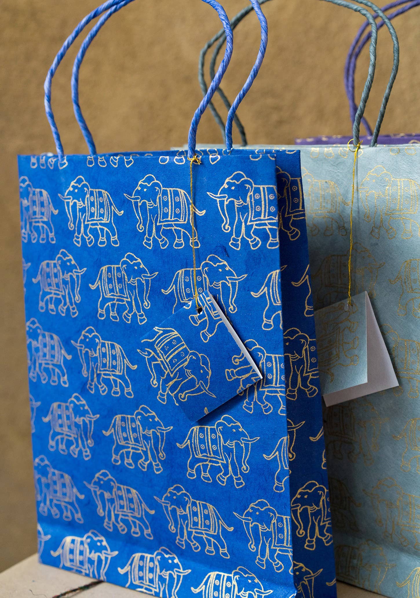 Namaste - Vendita all'ingrosso Buste regalo - Borsa Regalo Grande in Carta Lokta con Stampa Elefante3