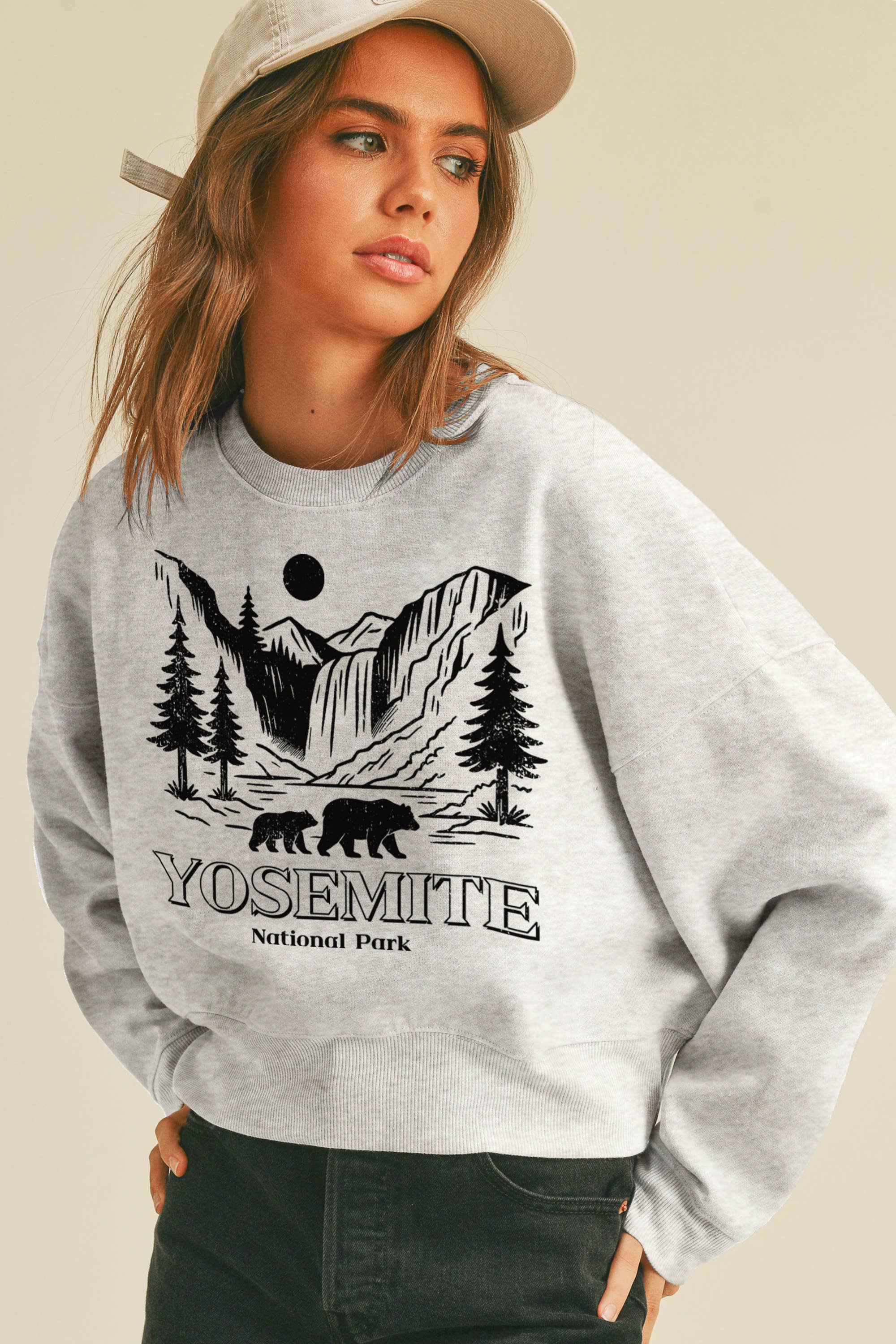 Honestee - Vendita all'ingrosso Felpa stampata - Donna - Felpa a maniche lunghe corte con orsi del Parco Nazionale di Yosemite3