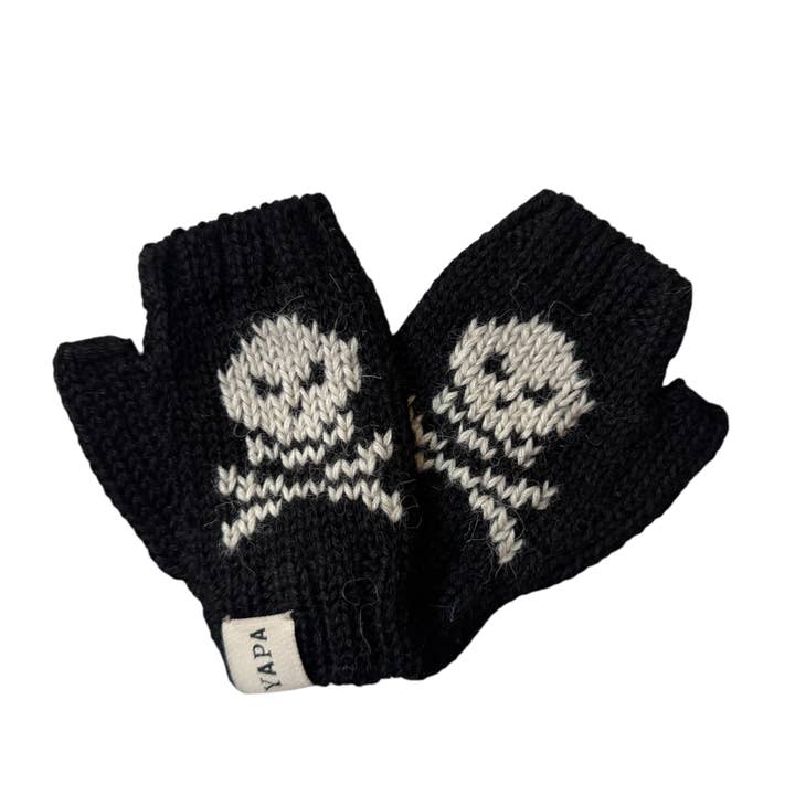 YAPA - Wholesale Mittens - Kids - Kids Alpaca Mittens Skull and crossbones1