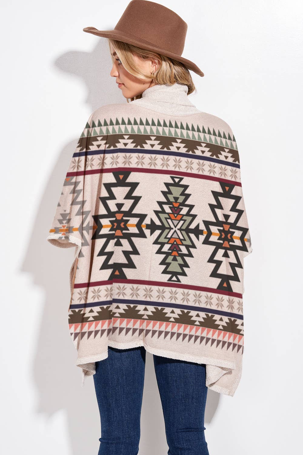 Phil Love – Großhandel Poncho – Damen – T773S2037 - Lässiger aztekischer Poncho mit Rollkragen11