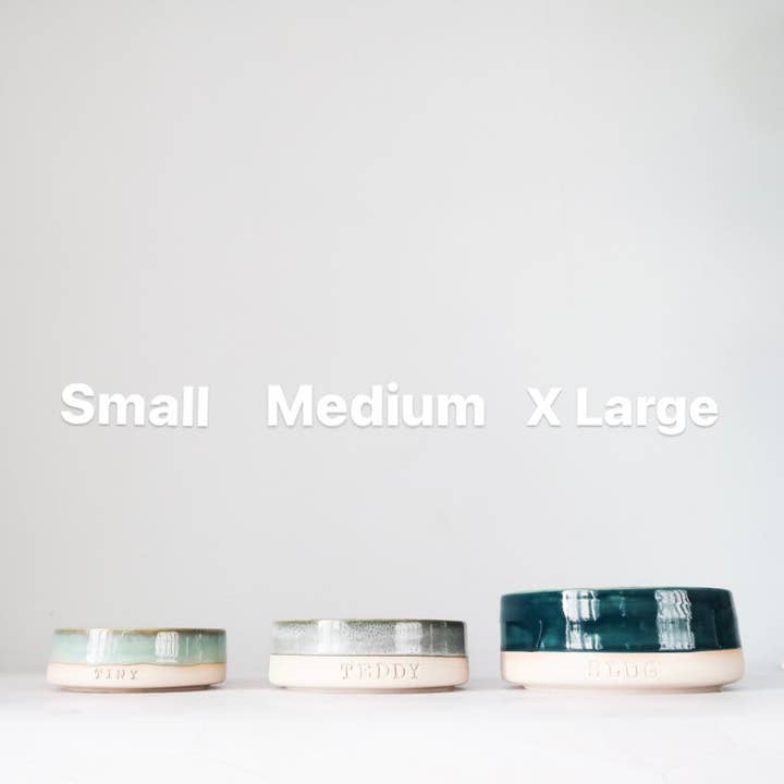 HKA ceramics – Engroshandel Madskål - Kat/hund – Personlig keramisk dyrefoder skål med ensfarvet glasur og navn langs bunden6