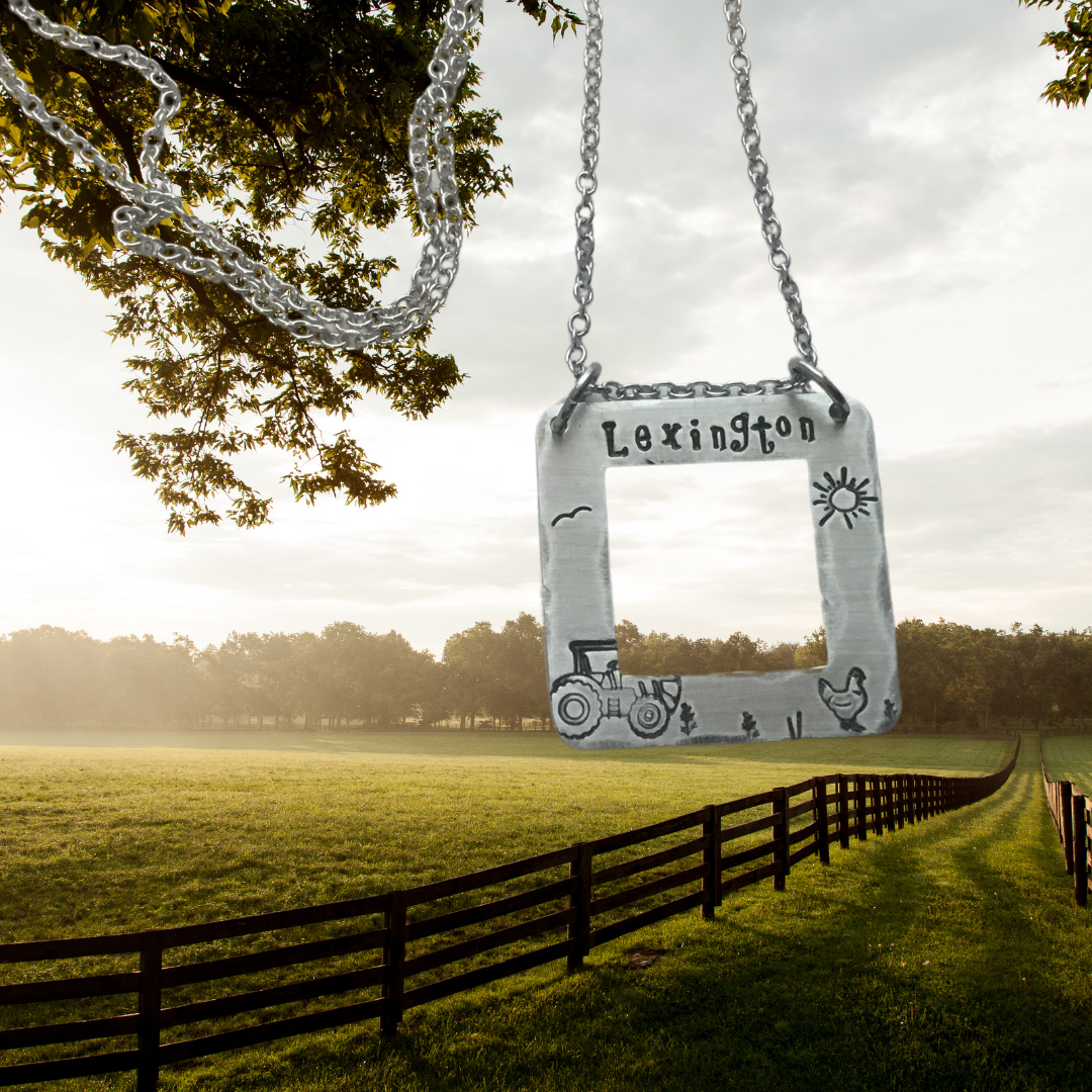 Jamie Haley Designs - Vente Colliers à pendentif - Collier « Window to Your Town » personnalisable en couleur argent7