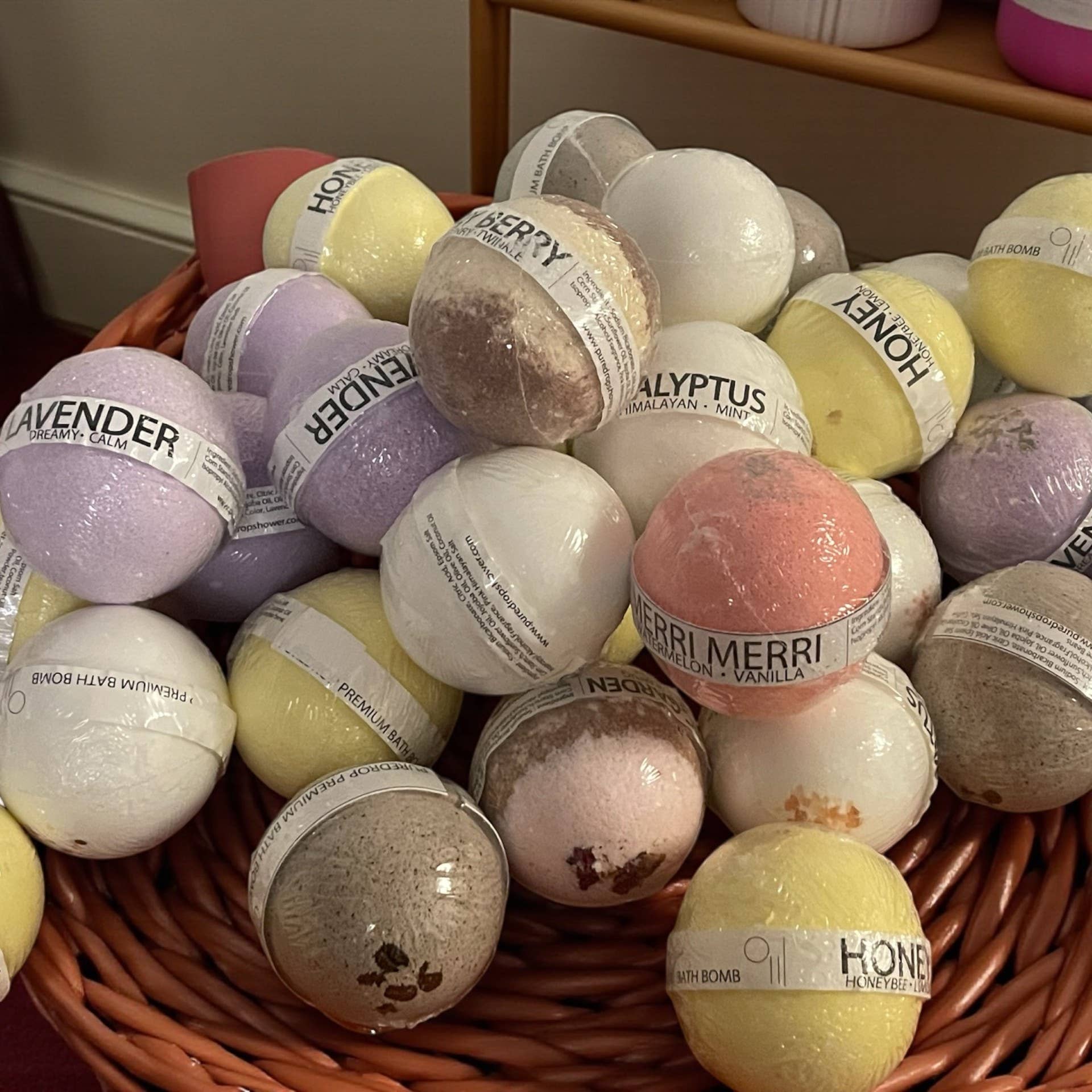 Pure Drop - Wholesale Bruisbal/schuim - Droomachtige en kalmerende lavendel bruisbal, groot - 227 g3