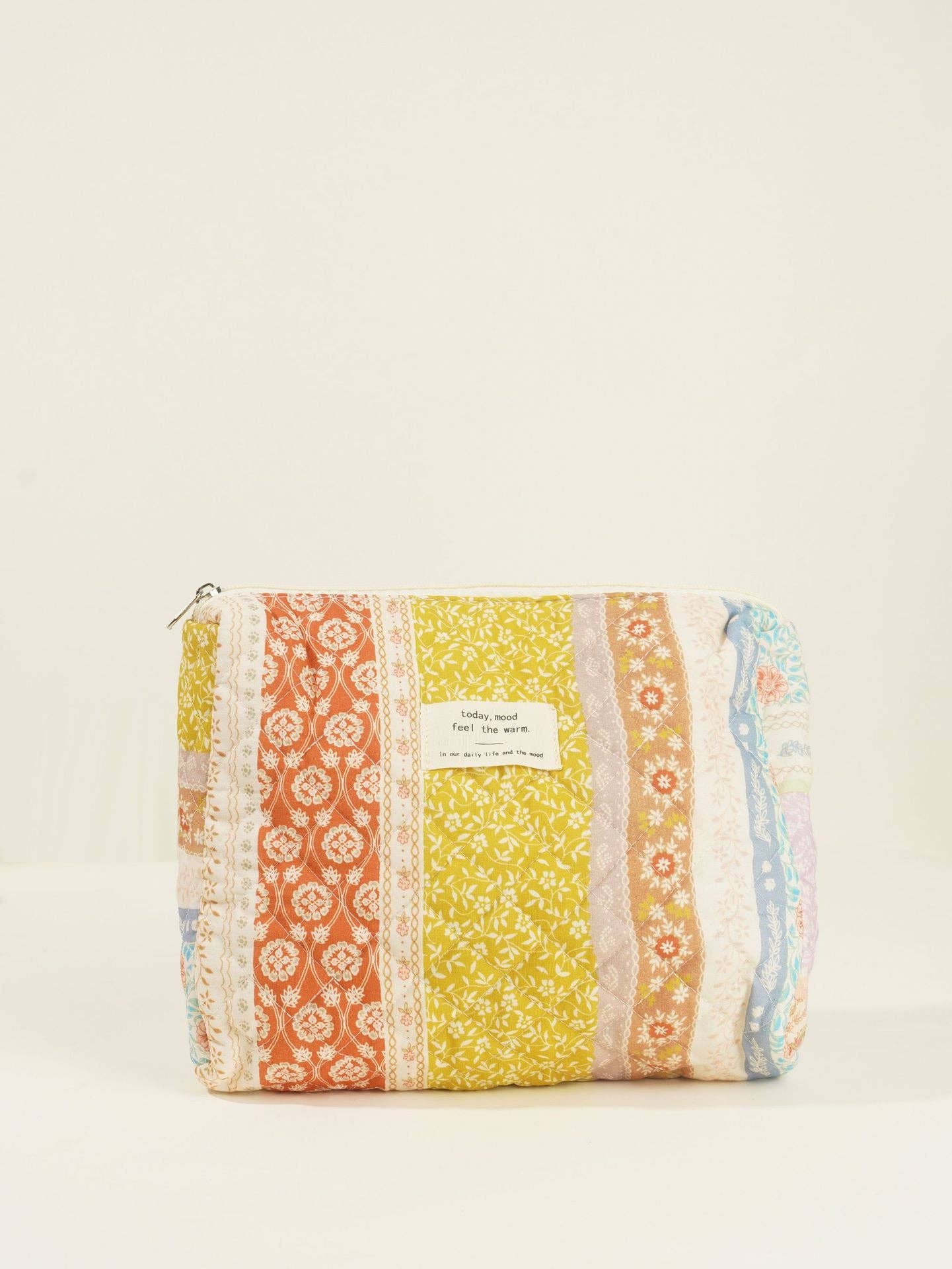 Dipped Shop - Vendita all'ingrosso Borsa per trucchi/cosmetici - Borsa porta trucco imbottita con stampa floreale e farfalle DPB01067