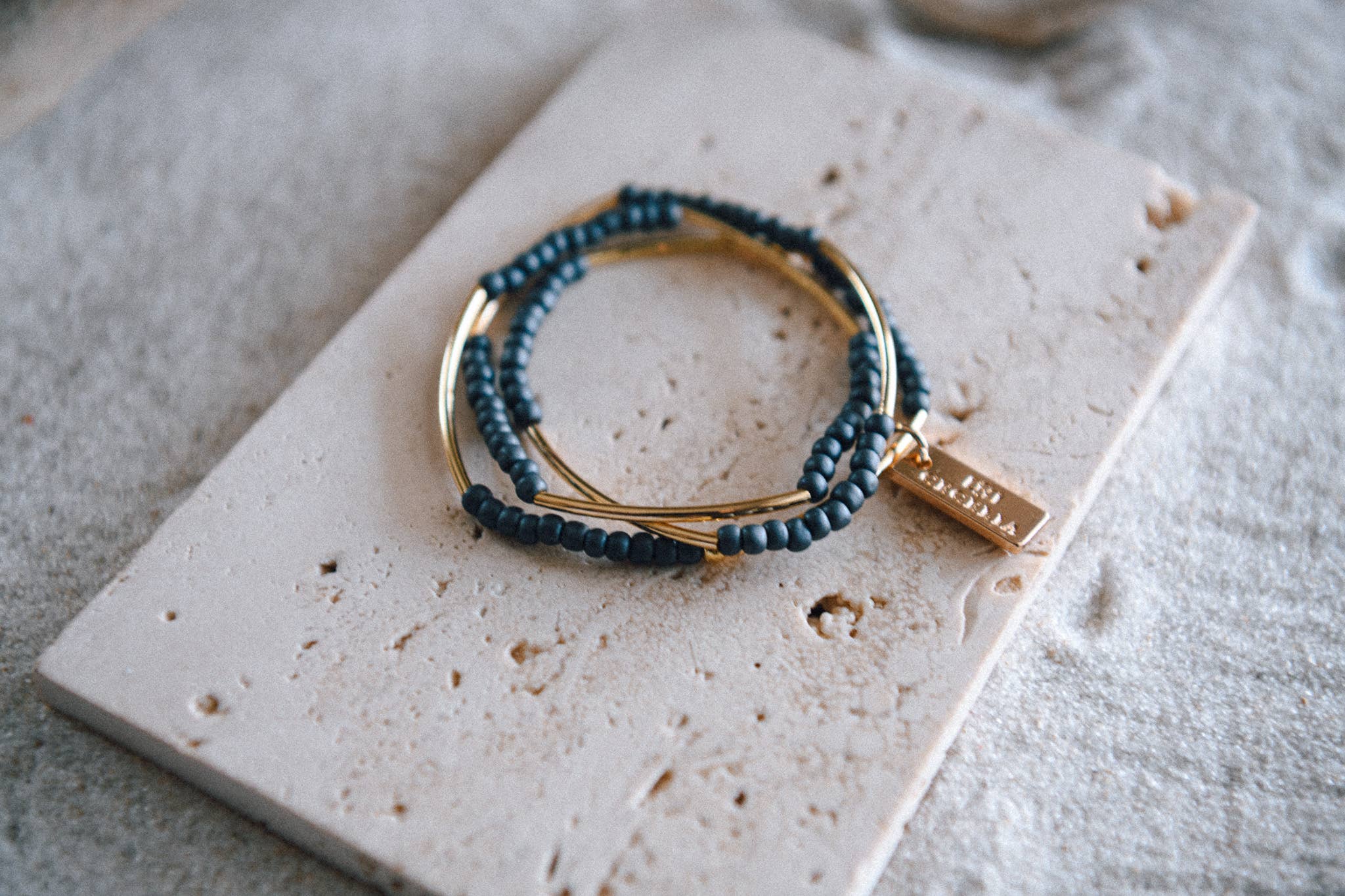 Cecelia Designs Jewelry - Vente Bracelet de perles - Bracelet triple tour perlé en or ou argent9