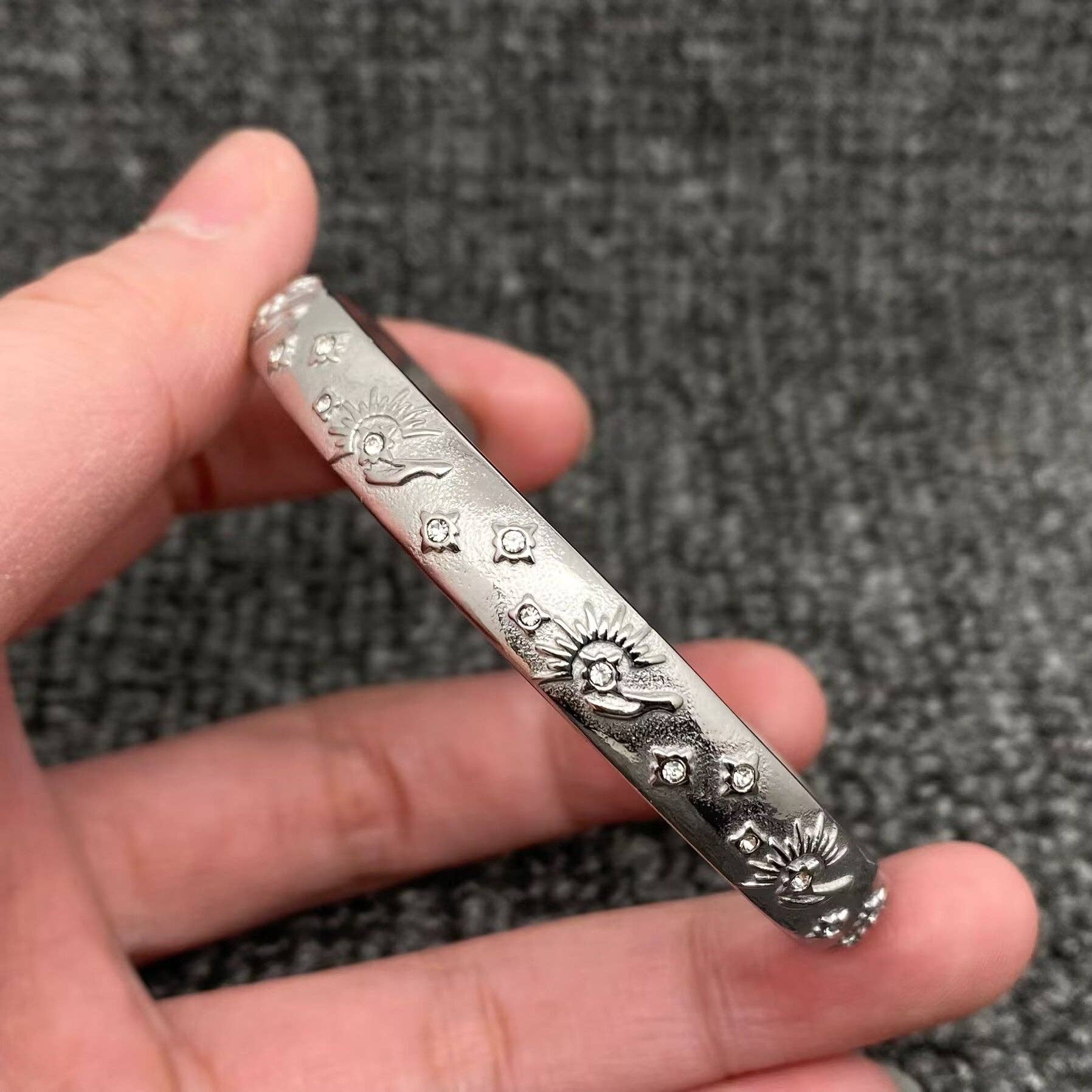 Mio Queena - Vendita all'ingrosso Bracciale a polsino - Bracciale rigido stile tarocchi in acciaio inox placcato oro 18K - FGS/MS34