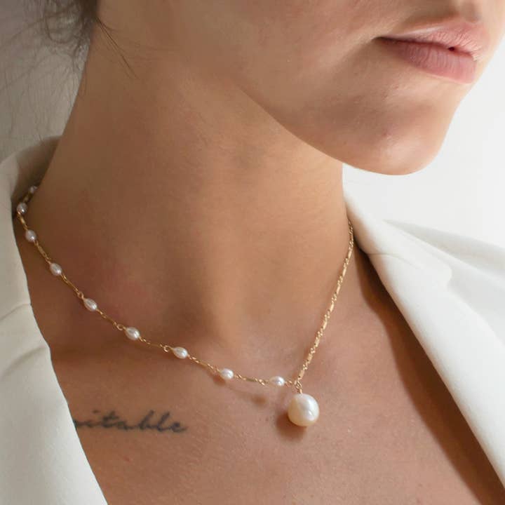 Christine Elizabeth Jewelry - Wholesale Pendant/Charm Necklace - Perla Necklace0