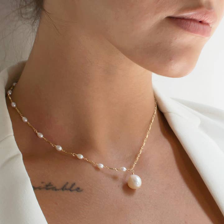 Christine Elizabeth Jewelry - Wholesale Pendant/Charm Necklace - Perla Necklace0