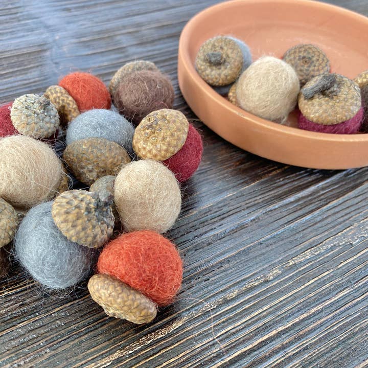 Wool Jamboree - Wholesale Decorative Tabletop Object - Autumn Wool Acorns4