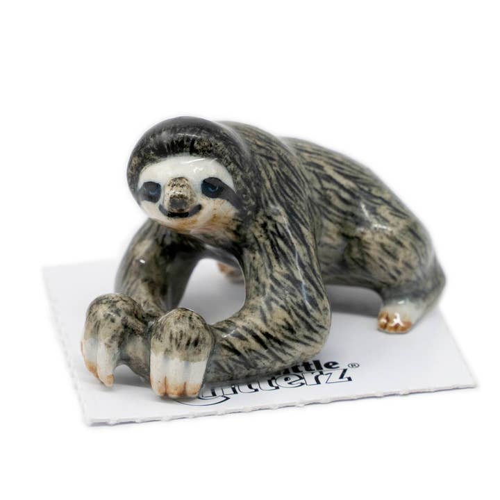 Munk Tre-Toed dovendyr Porcelæn Miniature for engroshandel hos Little Critterz
