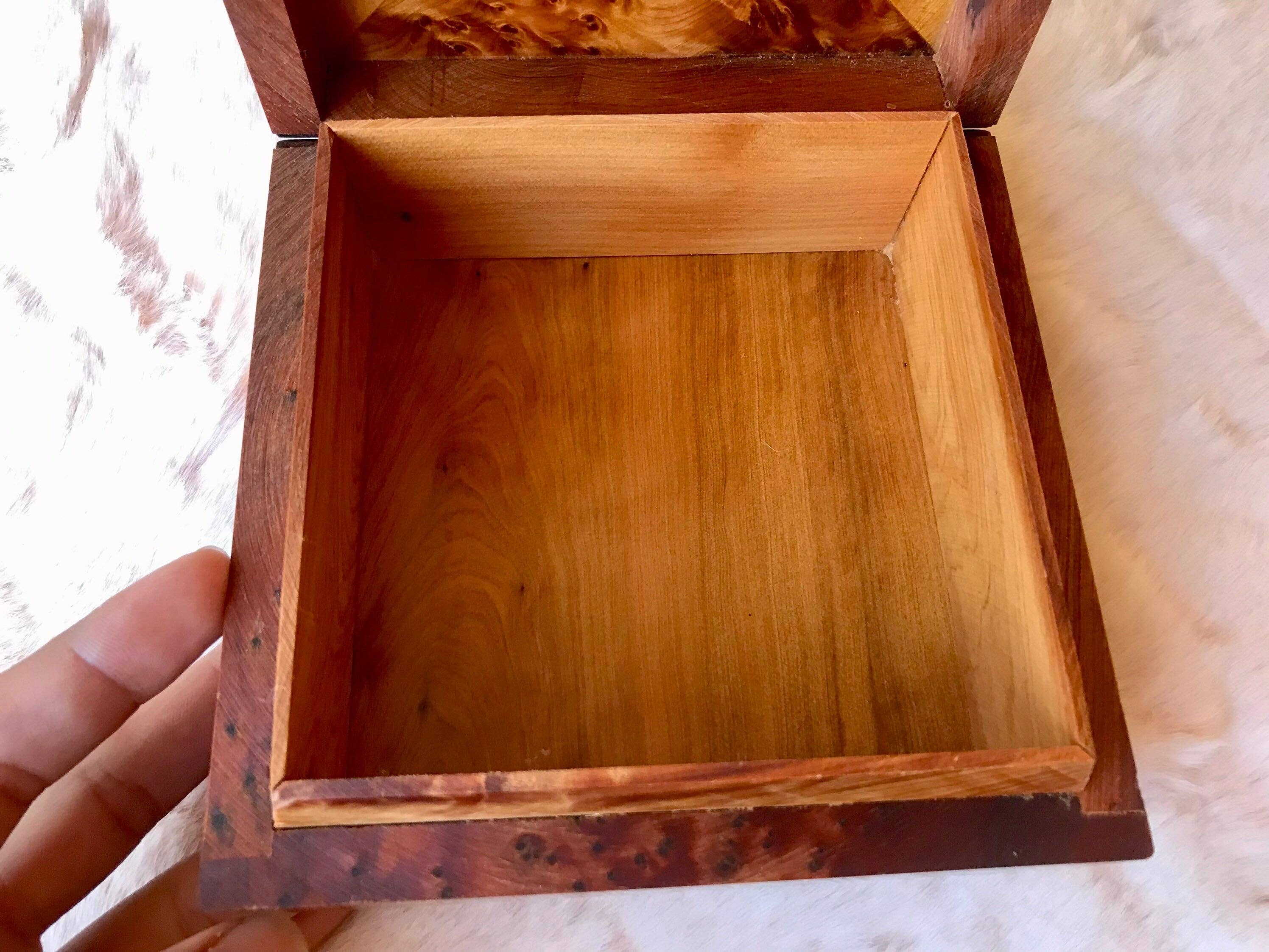 AtlasPerles - Vente Boîte/rangement à bijoux - Boîte à bijoux en bois de luxe marocain sans clé, gravée, incrustée de nacre, souvenir d'anniversaire, de mariage, boîte décorative en thuya.8