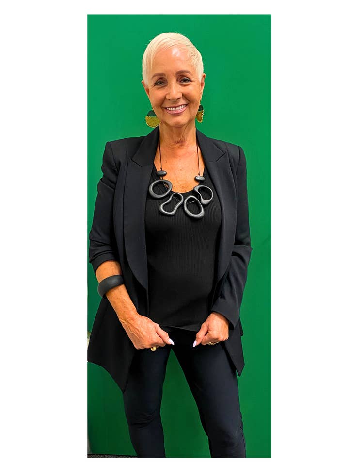 NOIR FONCÉ pour la vente par Bel-Eve